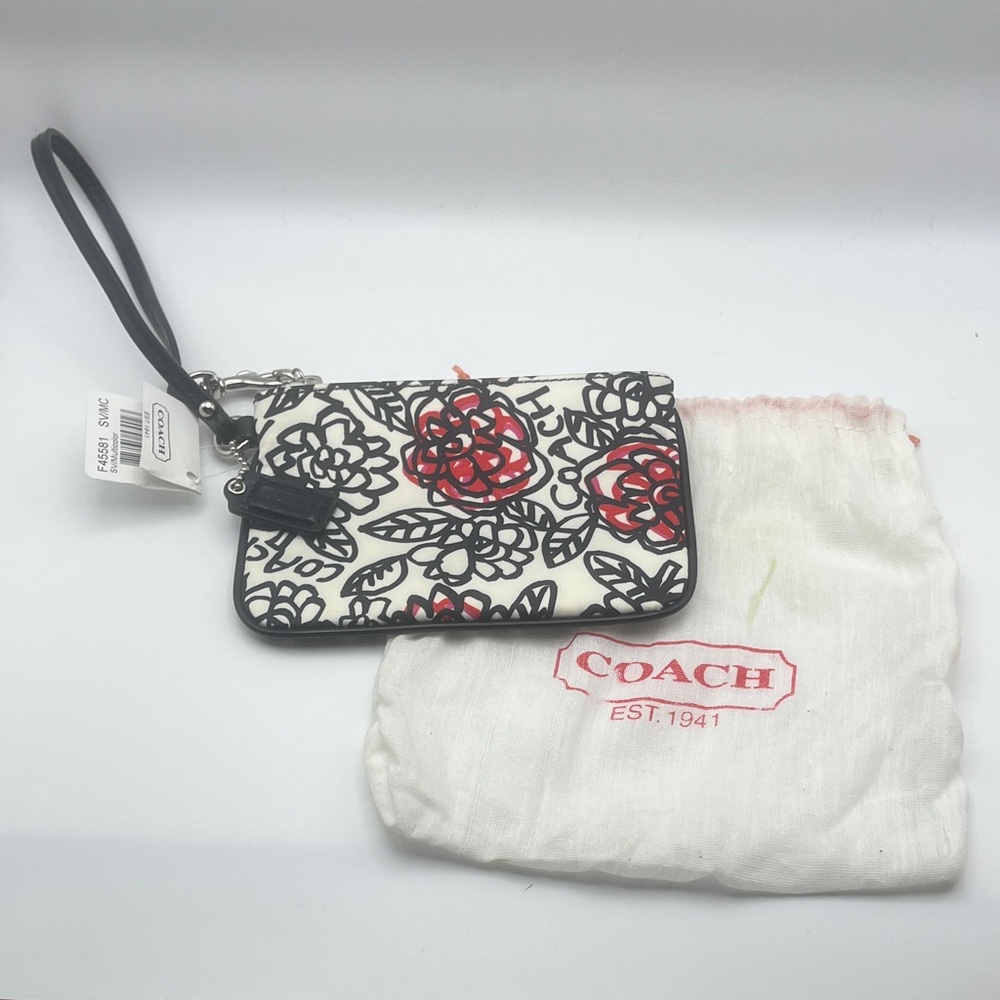 Coach Wristlet NWT and Dust Bag